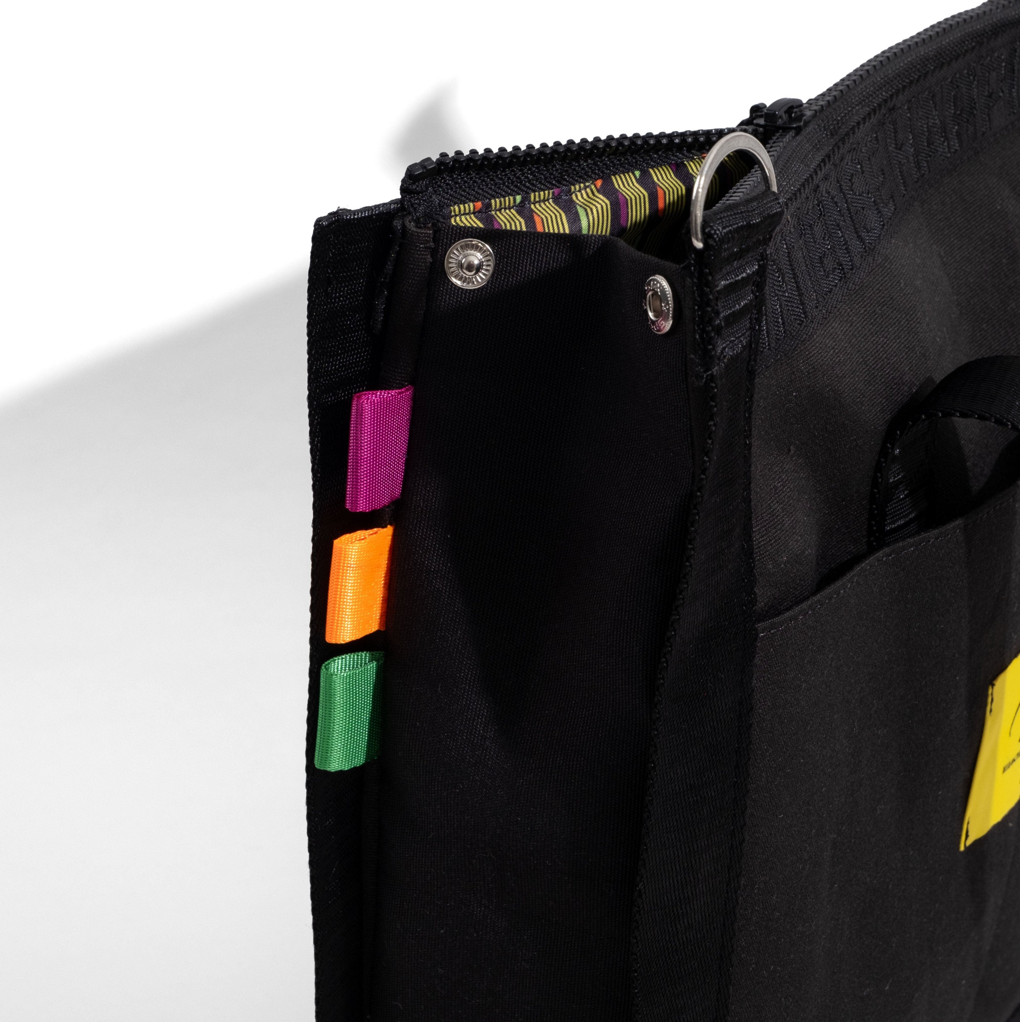 Black Tooly Cross Bag